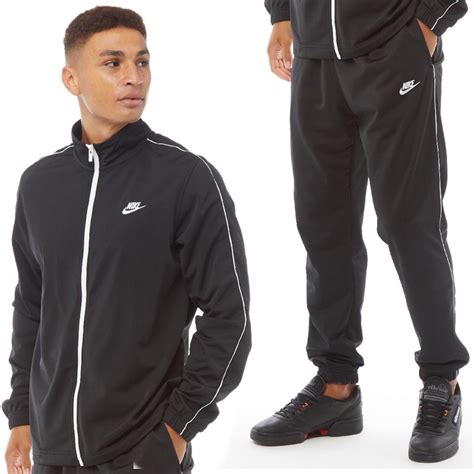 nike trainingsanzug herren schwarz|Schwarze Trainingsanzüge .